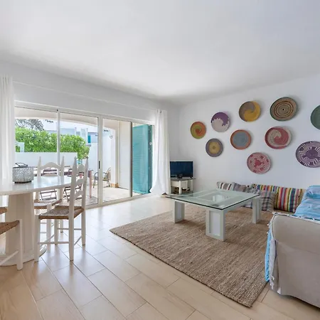 With Terrace In Prainha Resort, A Short 200-meter Walk To The Beach, By Qozzy Apartamento